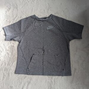 Nike Short Sleeve Sweatshirt, Boys Size XL 13/15